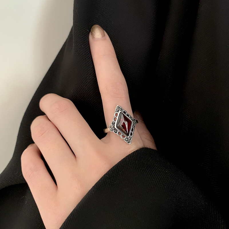 High Quality Vintage Rhombus D - Women'S Red Accessories recension och pris