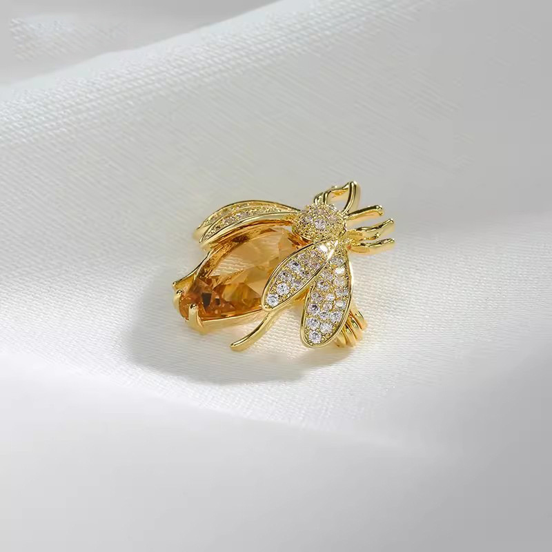 Fashion Rhinestone Bee Shaped  - Women'S Accessories Clothing recension och pris