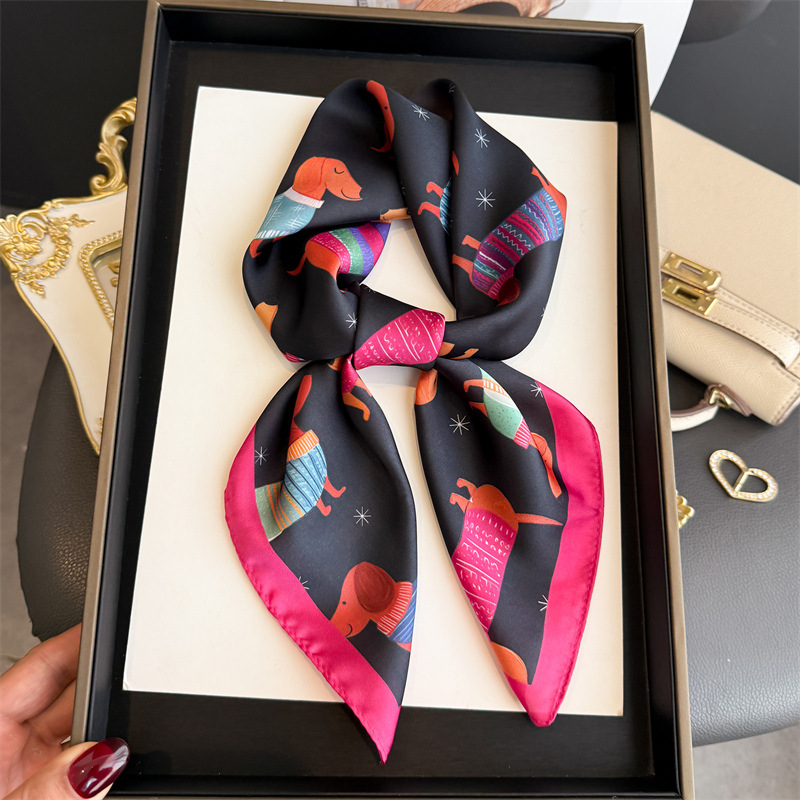 Fashion Wiener Dog Print Banda - Silk Scarf Square recension och pris